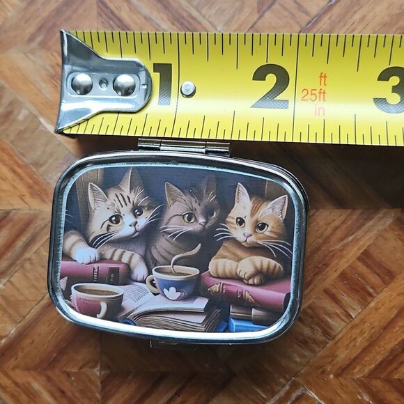 NWOT Cat-Themed Metal Pill Box - Picture 4 of 5